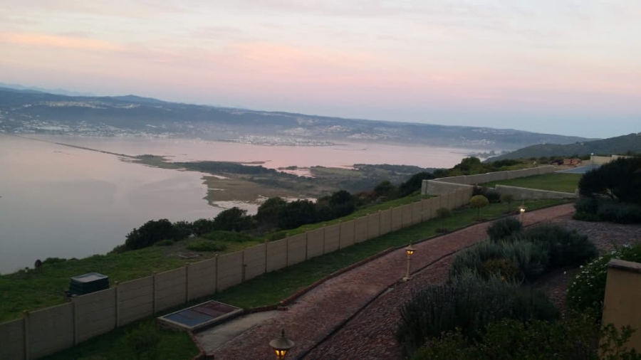 Commercial Property for Sale in Uitzicht Western Cape